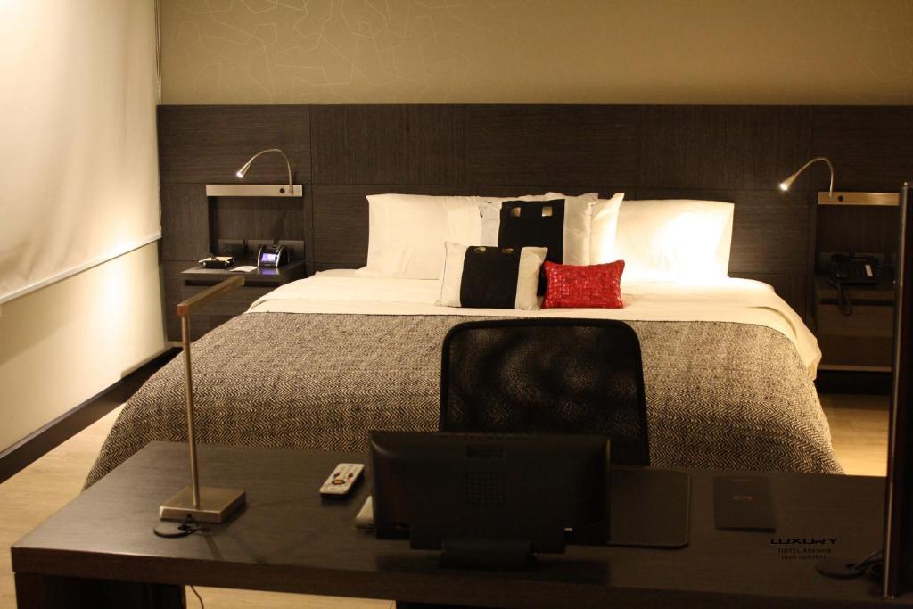 Casa Gaitan Cortes Hotel Богота Номер фото