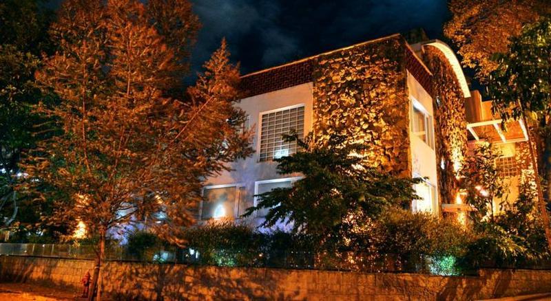 Casa Gaitan Cortes Hotel Богота Экстерьер фото
