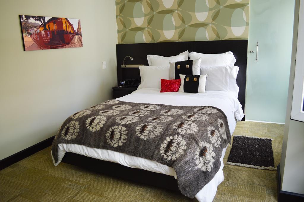 Casa Gaitan Cortes Hotel Богота Экстерьер фото
