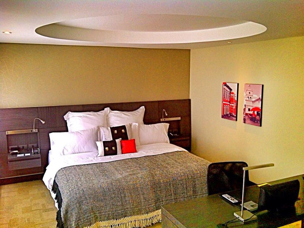 Casa Gaitan Cortes Hotel Богота Экстерьер фото